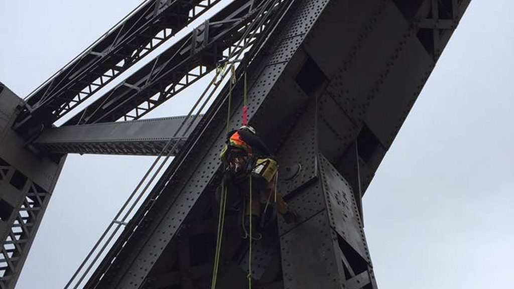 Non-destructive testing on bridges