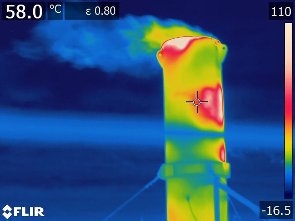 Thermographic inspection by drone